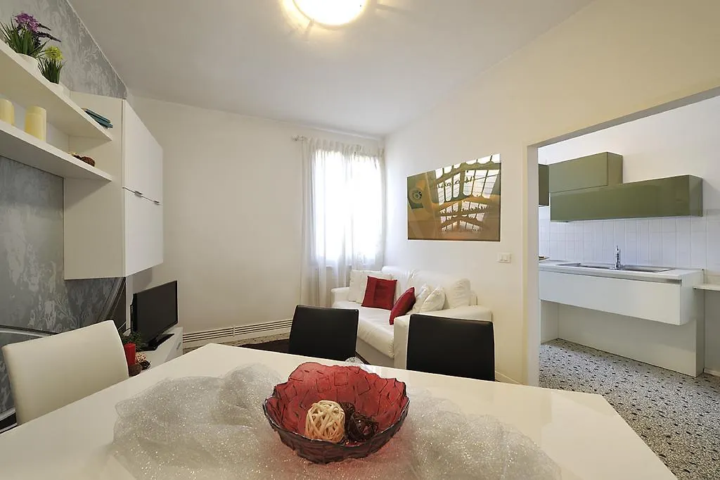 Venice Garden View Apartments